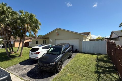 Casa en venta en Homestead, Florida, 3 dormitorios, 148.83 m2 № 1938690 - foto 7