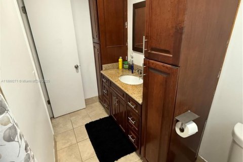 Casa en venta en Homestead, Florida, 3 dormitorios, 148.83 m2 № 1938690 - foto 21