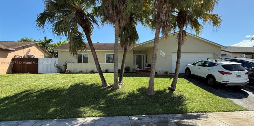 Casa en Homestead, Florida 3 dormitorios, 148.83 m2 № 1938690