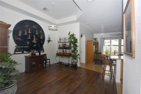 Купить виллу или дом в Хомстед, Флорида 4 спальни, 178.47м2, № 1945645 - фото 6