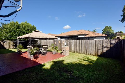 Купить виллу или дом в Хомстед, Флорида 4 спальни, 178.47м2, № 1945645 - фото 22