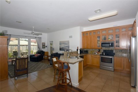 Купить виллу или дом в Хомстед, Флорида 4 спальни, 178.47м2, № 1945645 - фото 7