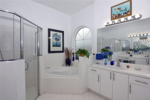 Купить виллу или дом в Хомстед, Флорида 4 спальни, 178.47м2, № 1945645 - фото 15