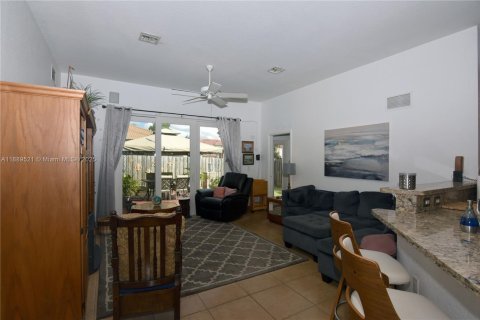 Купить виллу или дом в Хомстед, Флорида 4 спальни, 178.47м2, № 1945645 - фото 10