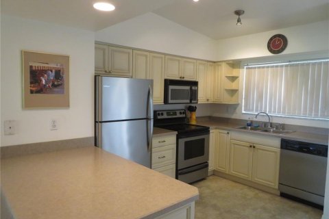 Condo in Punta Gorda, Florida, 2 bedrooms  № 1522732 - photo 12