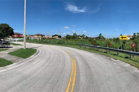 Commercial property in Homestead, Florida № 2005998 - photo 5