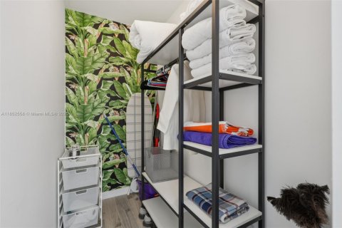Condo in Miami Beach, Florida, 1 bedroom  № 2186010 - photo 24