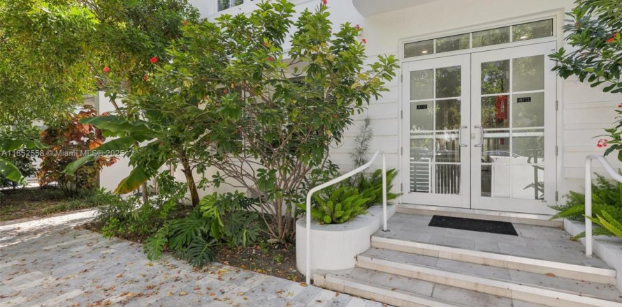 Condo in Miami Beach, Florida, 1 bedroom  № 2186010