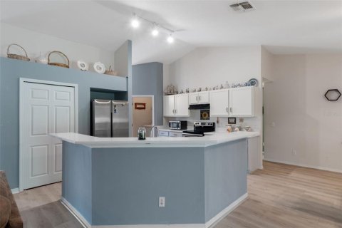 House in Dunnellon, Florida 4 bedrooms, 211.26 sq.m. № 2399333 - photo 4