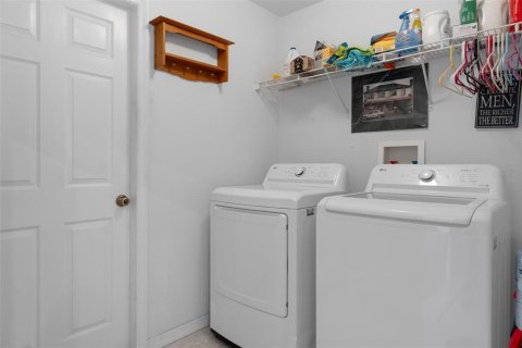 House in Dunnellon, Florida 4 bedrooms, 211.26 sq.m. № 2399333 - photo 22