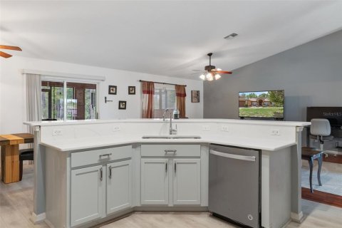 House in Dunnellon, Florida 4 bedrooms, 211.26 sq.m. № 2399333 - photo 7