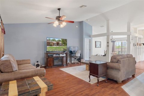 House in Dunnellon, Florida 4 bedrooms, 211.26 sq.m. № 2399333 - photo 2