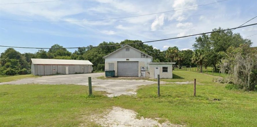 Propiedad comercial en Astor, Florida 291.81 m2 № 2277829