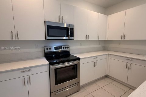 Casa en alquiler en Homestead, Florida, 3 dormitorios, 149.76 m2 № 2026288 - foto 18