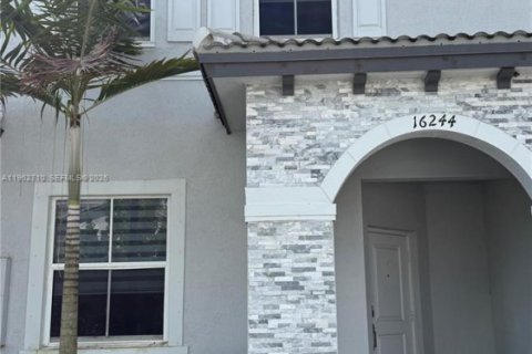 Casa en alquiler en Homestead, Florida, 3 dormitorios, 149.76 m2 № 2026288 - foto 4