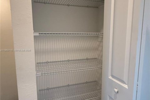 Casa en alquiler en Homestead, Florida, 3 dormitorios, 149.76 m2 № 2026288 - foto 26