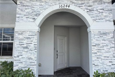 Casa en alquiler en Homestead, Florida, 3 dormitorios, 149.76 m2 № 2026288 - foto 5