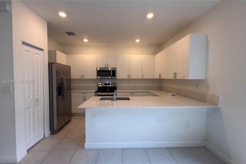 Casa en alquiler en Homestead, Florida, 3 dormitorios, 149.76 m2 № 2026288 - foto 14