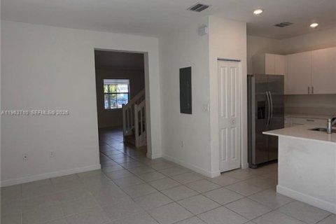 Casa en alquiler en Homestead, Florida, 3 dormitorios, 149.76 m2 № 2026288 - foto 9