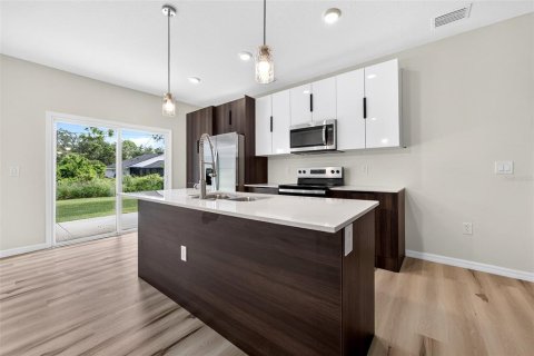 Villa ou maison à vendre à Port Charlotte, Floride: 4 chambres, 155.89 m2 № 2294555 - photo 13