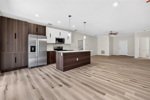 Villa ou maison à vendre à Port Charlotte, Floride: 4 chambres, 155.89 m2 № 2294555 - photo 20