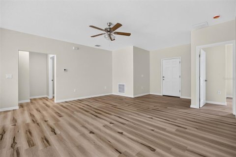 Villa ou maison à vendre à Port Charlotte, Floride: 4 chambres, 155.89 m2 № 2294555 - photo 9