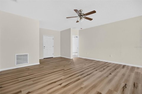 Villa ou maison à vendre à Port Charlotte, Floride: 4 chambres, 155.89 m2 № 2294555 - photo 11
