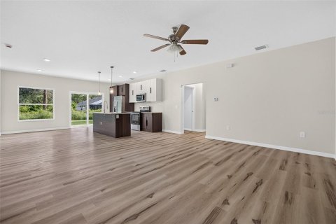 Villa ou maison à vendre à Port Charlotte, Floride: 4 chambres, 155.89 m2 № 2294555 - photo 7