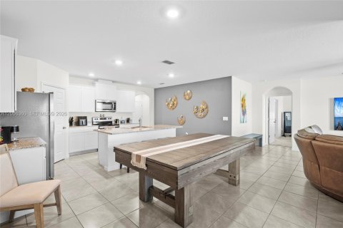 Casa en venta en Palm Bay, Florida, 4 dormitorios, 170.01 m2 № 2071266 - foto 10