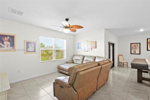 Casa en venta en Palm Bay, Florida, 4 dormitorios, 170.01 m2 № 2071266 - foto 6