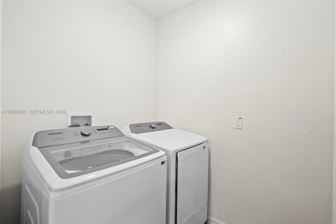 Casa en venta en Palm Bay, Florida, 4 dormitorios, 170.01 m2 № 2071266 - foto 29