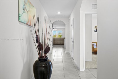 Casa en venta en Palm Bay, Florida, 4 dormitorios, 170.01 m2 № 2071266 - foto 2