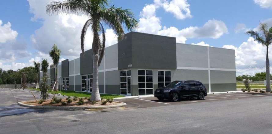 Immobilier commercial à Punta Gorda, Floride № 1854691