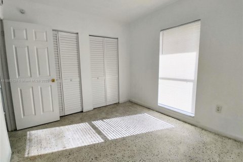 Condo in Miami, Florida, 2 bedrooms  № 1930575 - photo 18