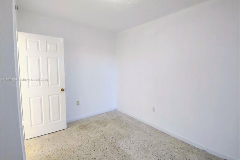 Condo in Miami, Florida, 2 bedrooms  № 1930575 - photo 24