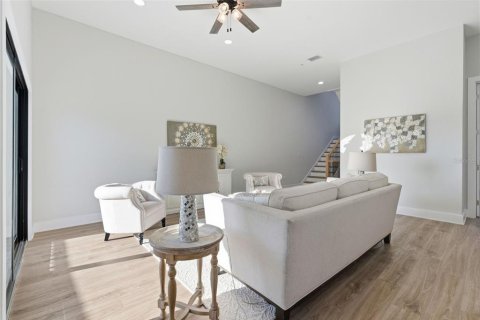 Copropriété à vendre à Treasure Island, Floride: 5 chambres, 234.02 m2 № 2377747 - photo 16