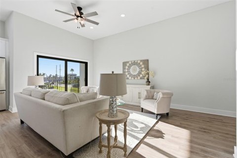 Copropriété à vendre à Treasure Island, Floride: 5 chambres, 234.02 m2 № 2377747 - photo 15