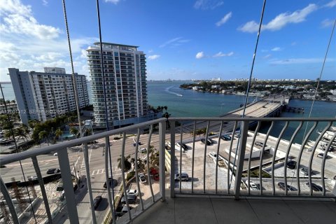 Condo in North Bay Village, Florida, 2 bedrooms  № 2067637