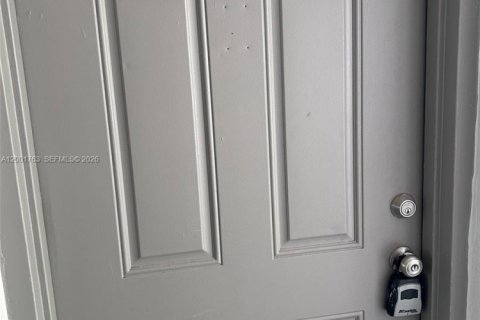 Кондоминиум с 1 спальней в Майами, Флорида № 2065910