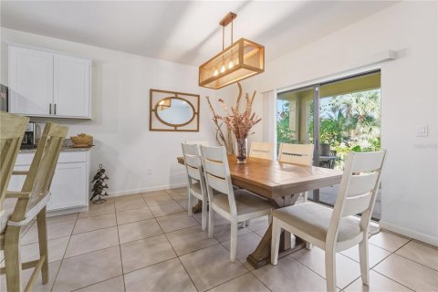 House in Grant-Valkaria, Florida 4 bedrooms, 170.01 sq.m. № 2330564 - photo 6