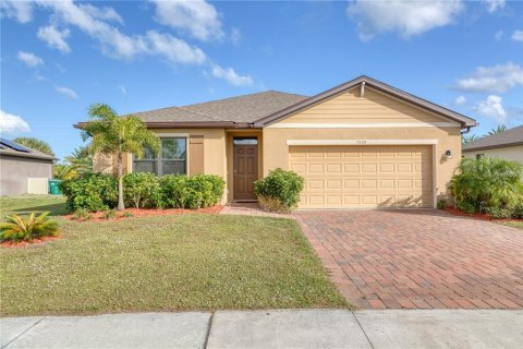 House in Grant-Valkaria, Florida 4 bedrooms, 170.01 sq.m. № 2330564 - photo 2