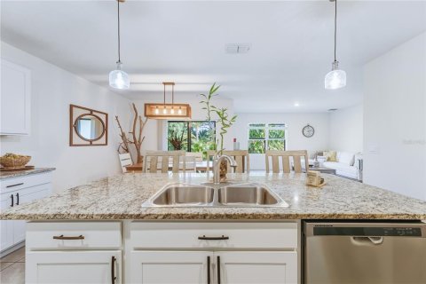 House in Grant-Valkaria, Florida 4 bedrooms, 170.01 sq.m. № 2330564 - photo 8