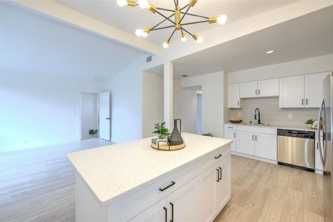 Villa ou maison à vendre à Brandon, Floride: 3 chambres, 155.89 m2 № 2408040 - photo 13