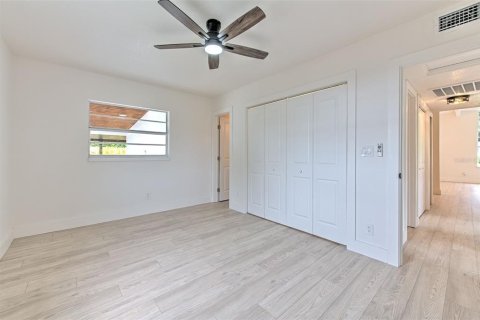 Villa ou maison à vendre à Brandon, Floride: 3 chambres, 155.89 m2 № 2408040 - photo 18