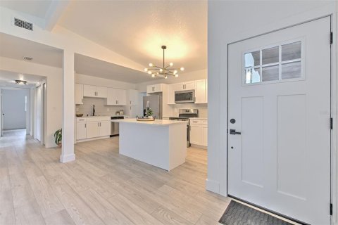 Villa ou maison à vendre à Brandon, Floride: 3 chambres, 155.89 m2 № 2408040 - photo 9