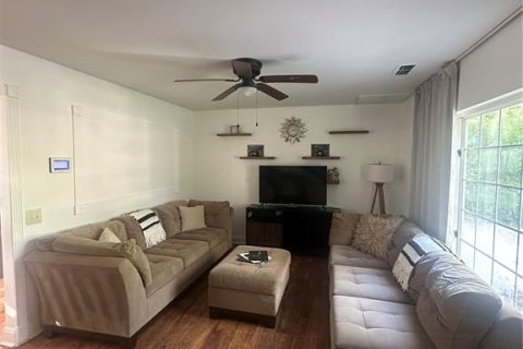 Casa en venta en Mount Dora, Florida, 4 dormitorios, 139.35 m2 № 1858342 - foto 2