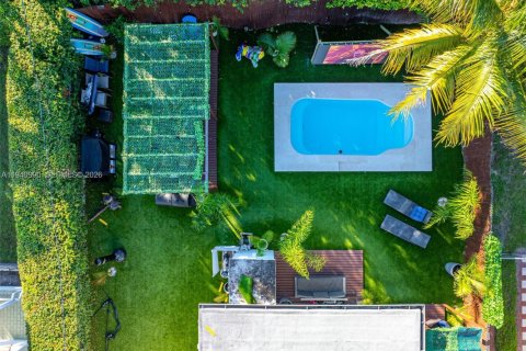 House in Surfside, Florida 3 bedrooms, 123.28 sq.m. № 2000968 - photo 2