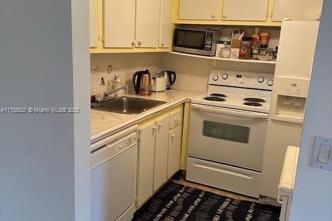 Condominio en venta en Deerfield Beach, Florida, 1 dormitorio, 66.8 m2 № 1861383 - foto 7