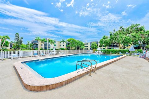 Condo in Largo, Florida, 2 bedrooms  № 1749367 - photo 30