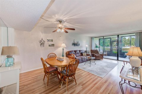 Condo in Largo, Florida, 2 bedrooms  № 1749367 - photo 3